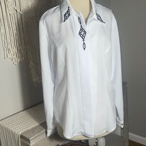 Saddle ridge vintage collection white blouse black embroidery, M  L